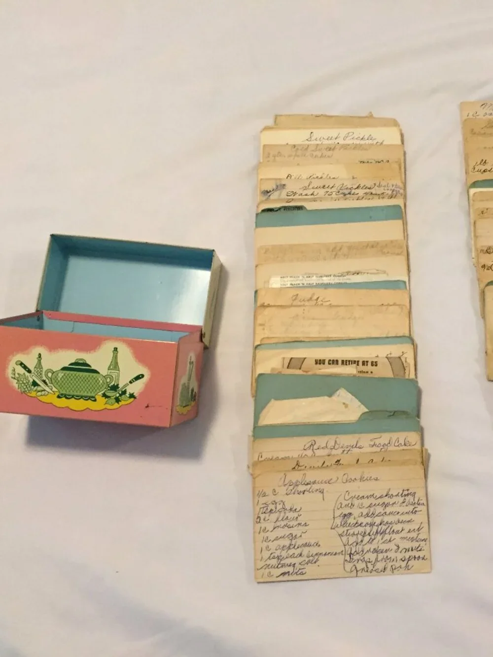 Vintage Ohio Art Metal Recipe Box 90+ Handwritten/Clipped Recipes ESTATE FIND